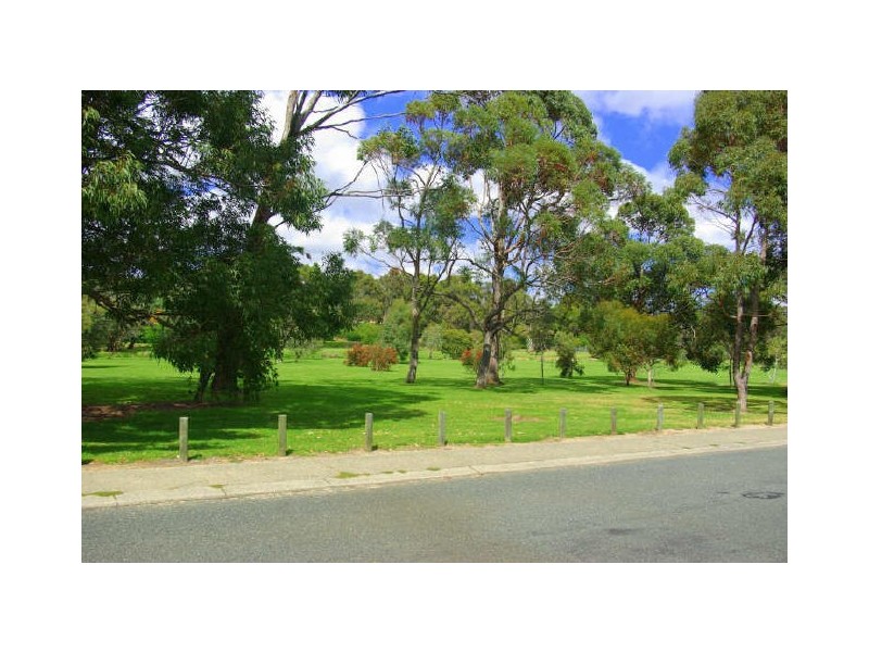 62 Orangedale Road, Lesmurdie WA 6076