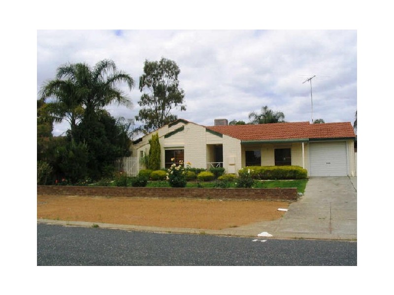 7 Sovereign Place, Forrestfield WA 6058