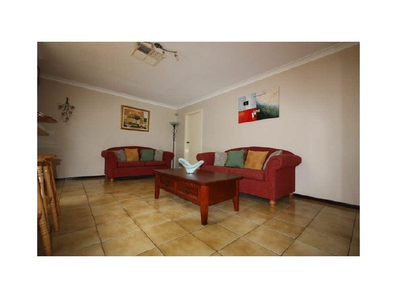 7 Sovereign Place, Forrestfield WA 6058