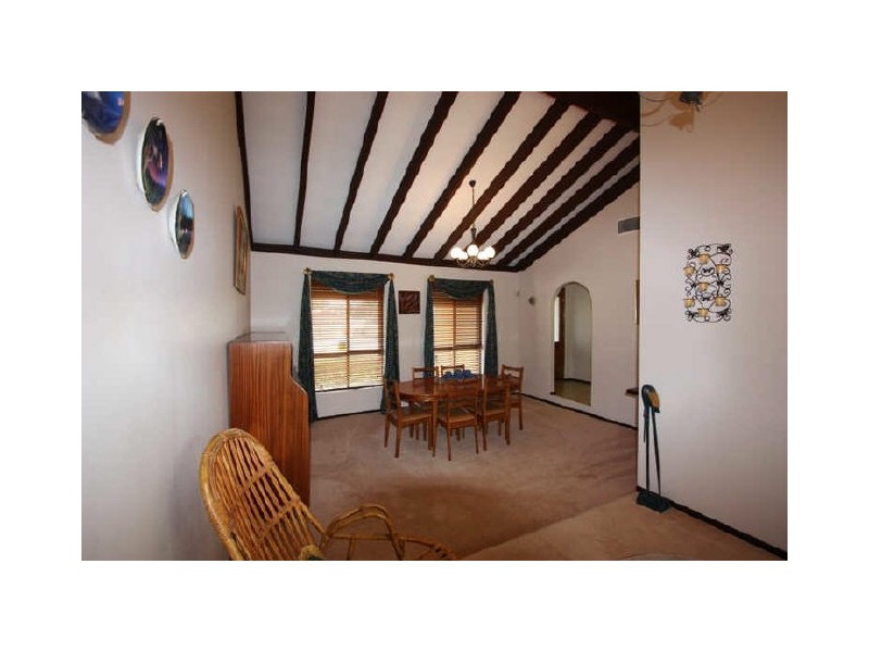 7 Sovereign Place, Forrestfield WA 6058