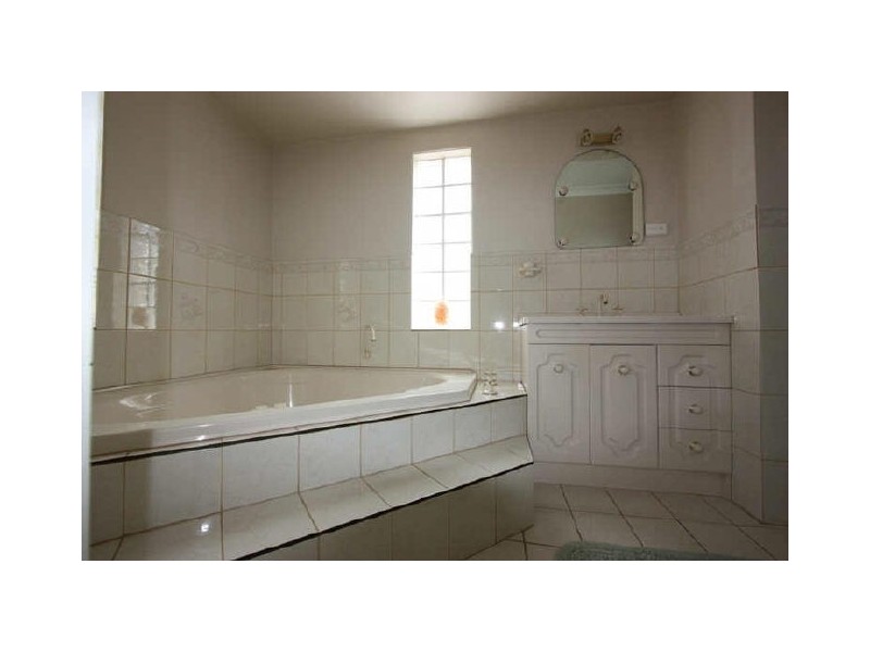 7 Sovereign Place, Forrestfield WA 6058