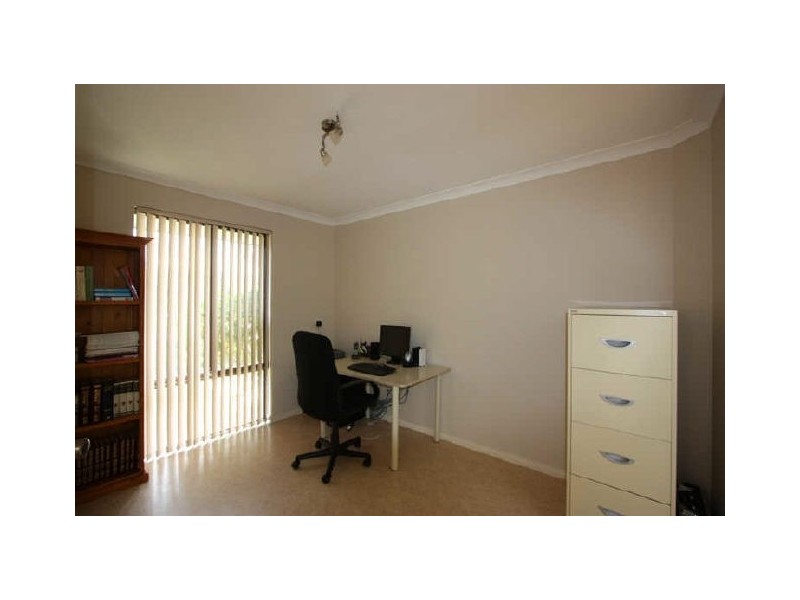 7 Sovereign Place, Forrestfield WA 6058