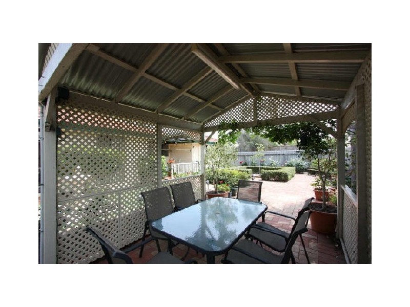 7 Sovereign Place, Forrestfield WA 6058