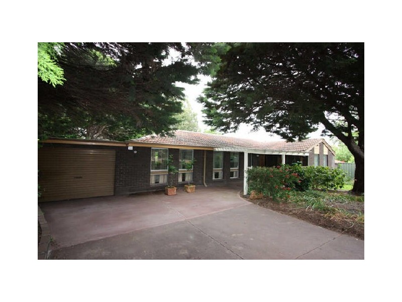 5 Enid Road, Kalamunda WA 6076