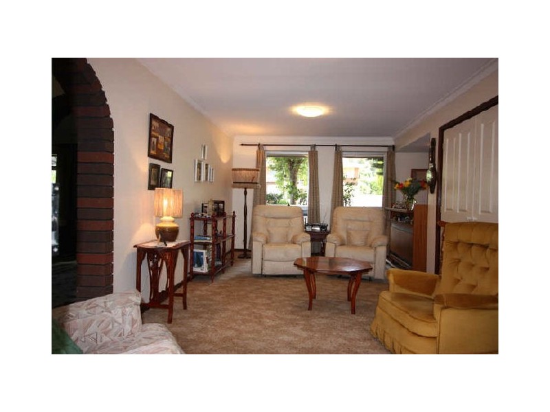 5 Enid Road, Kalamunda WA 6076