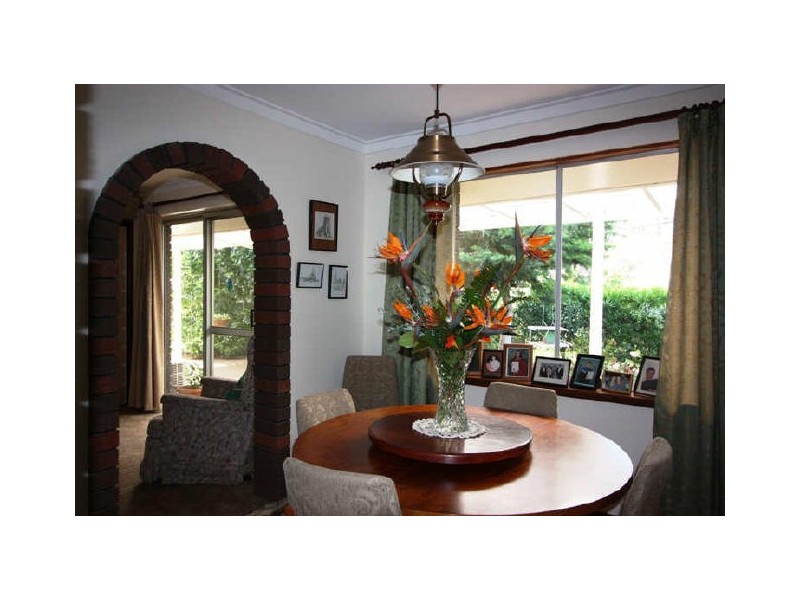 5 Enid Road, Kalamunda WA 6076