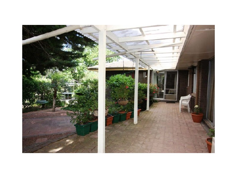 5 Enid Road, Kalamunda WA 6076