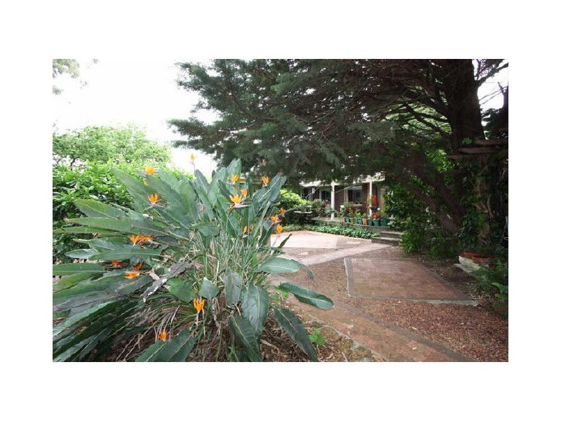 5 Enid Road, Kalamunda WA 6076