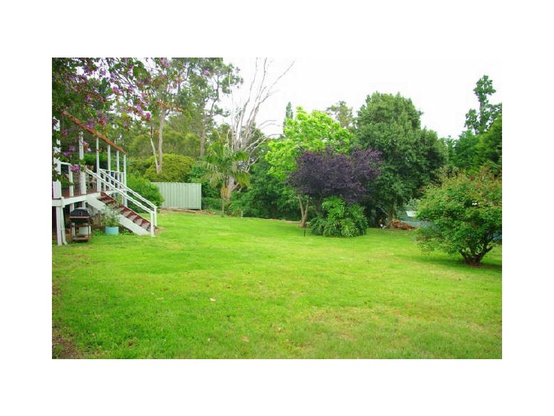 28 Betti Road, Kalamunda WA 6076