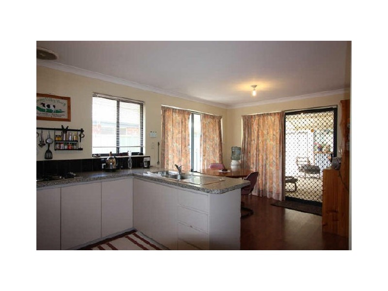 11 Kunzea Close, Maida Vale WA 6057