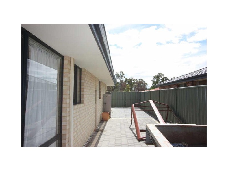 11 Kunzea Close, Maida Vale WA 6057