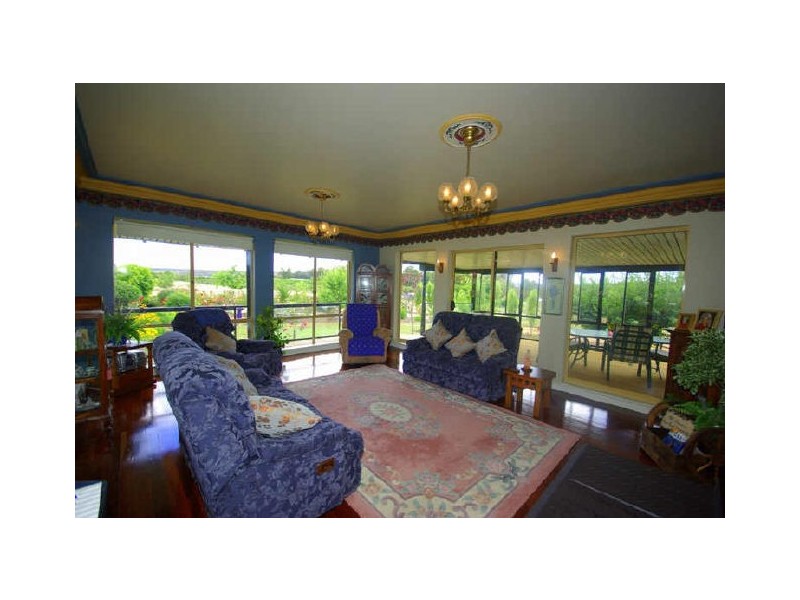 6 Repatriation Road, Pickering Brook WA 6076