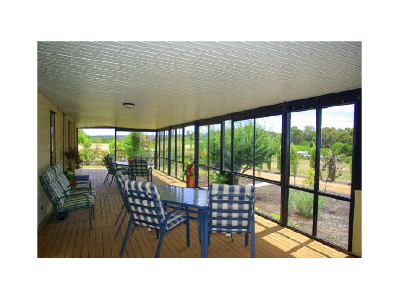 6 Repatriation Road, Pickering Brook WA 6076