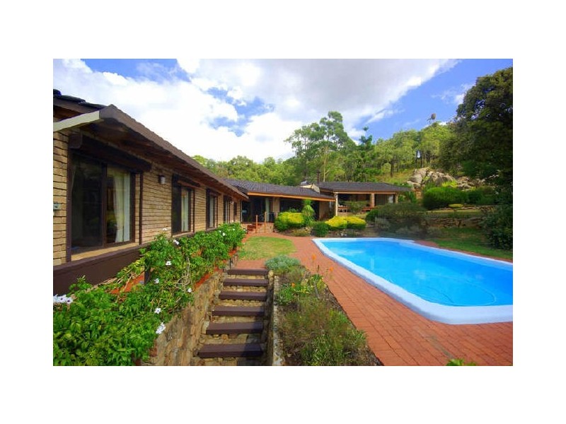 14 Marie Way, Kalamunda WA 6076