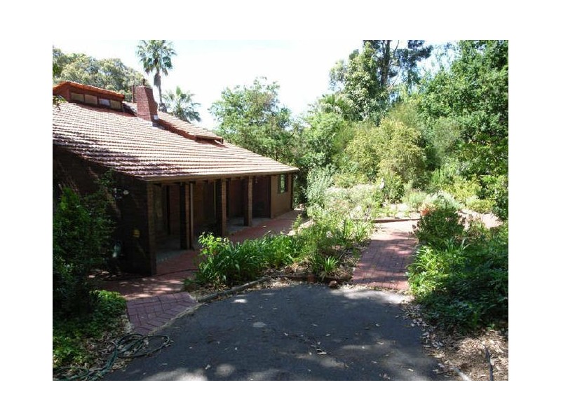 18 Robusta Road, Kalamunda WA 6076