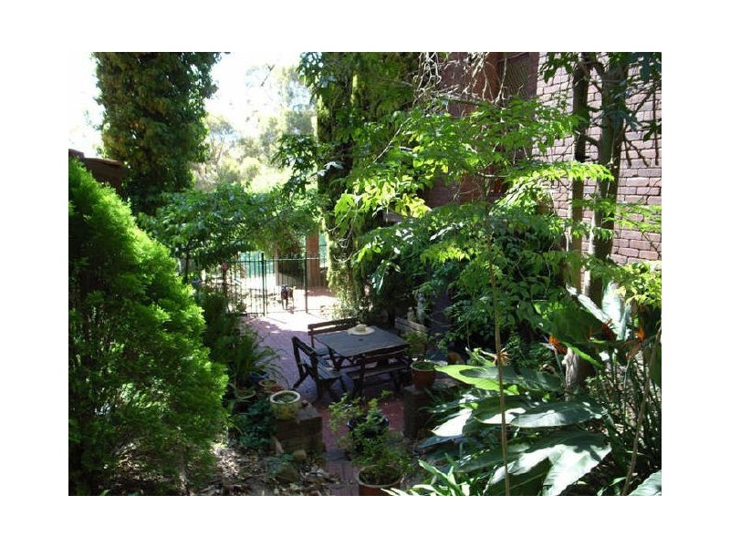 18 Robusta Road, Kalamunda WA 6076