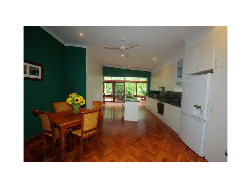 9 Faye Crescent, Gooseberry Hill WA 6076