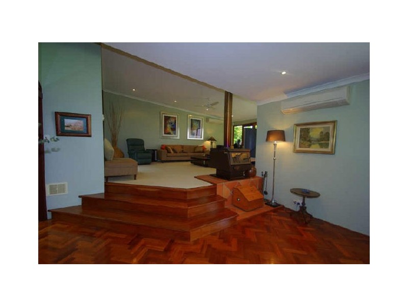 9 Faye Crescent, Gooseberry Hill WA 6076