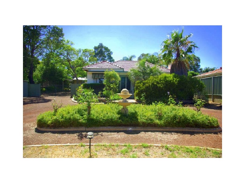 17 Peet Road, Kalamunda WA 6076