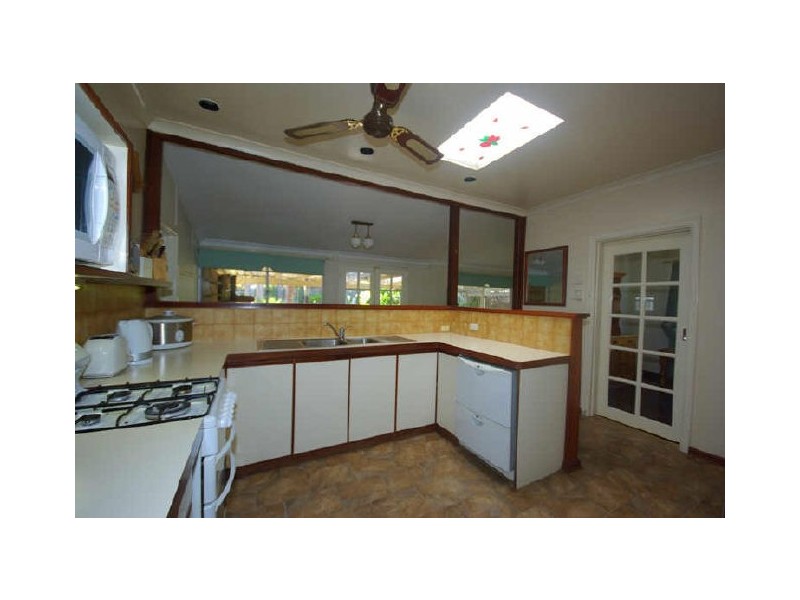 17 Peet Road, Kalamunda WA 6076