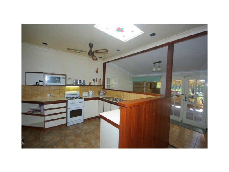 17 Peet Road, Kalamunda WA 6076