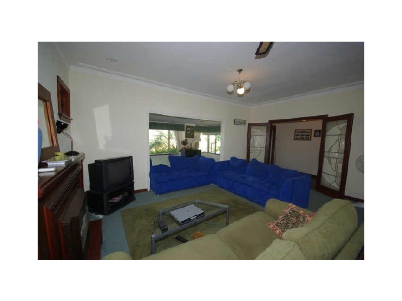 17 Peet Road, Kalamunda WA 6076