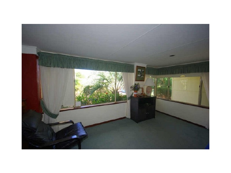 17 Peet Road, Kalamunda WA 6076