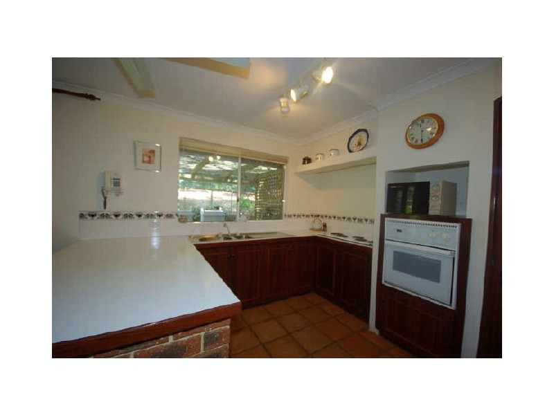 60 Mundaring Weir Road, Kalamunda WA 6076