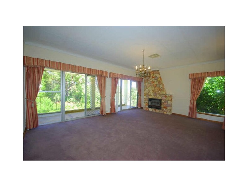 88 Falls Road, Lesmurdie WA 6076