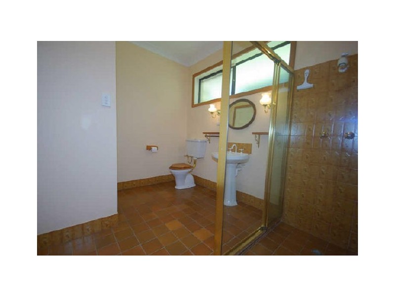 88 Falls Road, Lesmurdie WA 6076