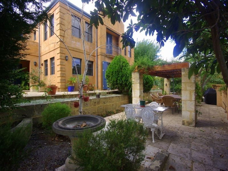 67 Railway Road, Kalamunda WA 6076