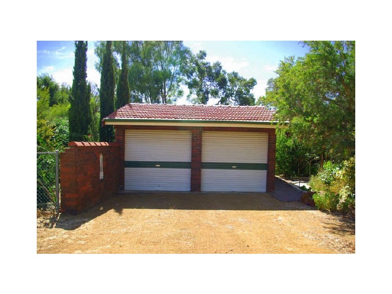 49 Chislehurst Road, Lesmurdie WA 6076