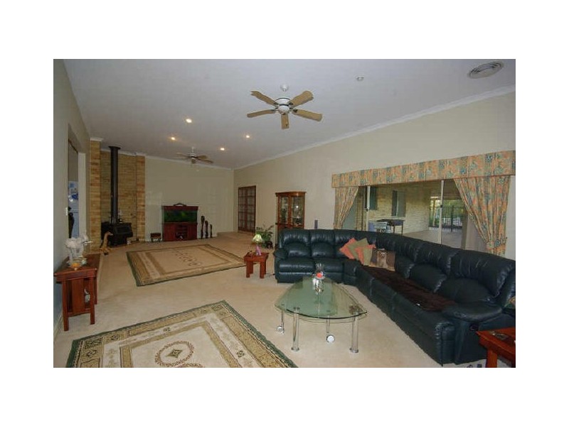 1720 Pechey Road, Swan View WA 6056