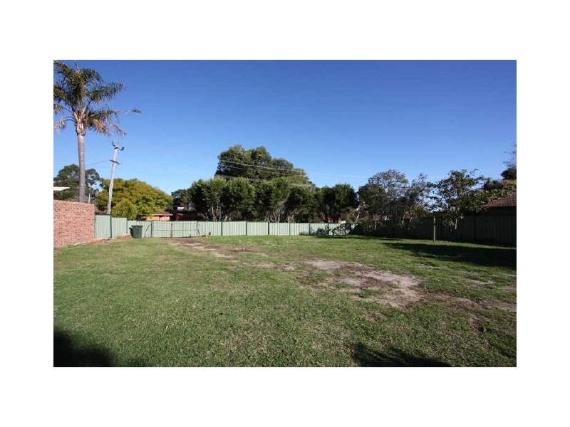 11 Broula Road, Kalamunda WA 6076