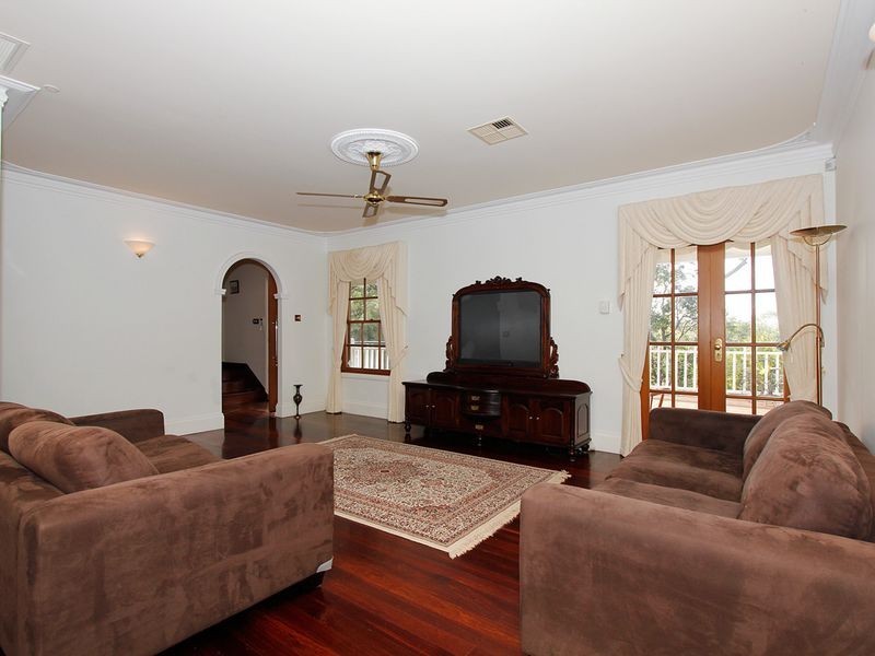 54 John Street, Gooseberry Hill WA 6076