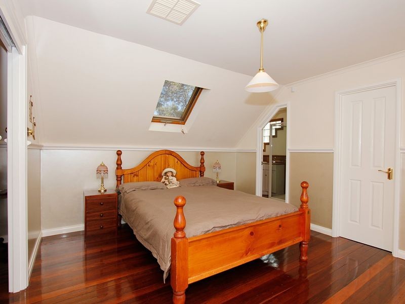 54 John Street, Gooseberry Hill WA 6076