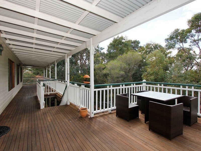 54 John Street, Gooseberry Hill WA 6076