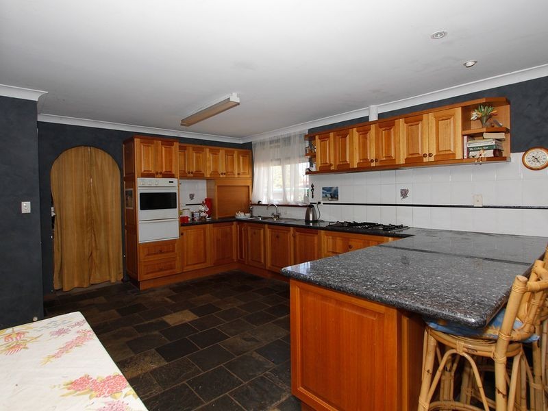 84 Grove Road, Lesmurdie WA 6076