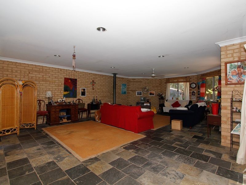 84 Grove Road, Lesmurdie WA 6076