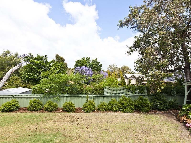 5 Bulla Street, Lesmurdie WA 6076