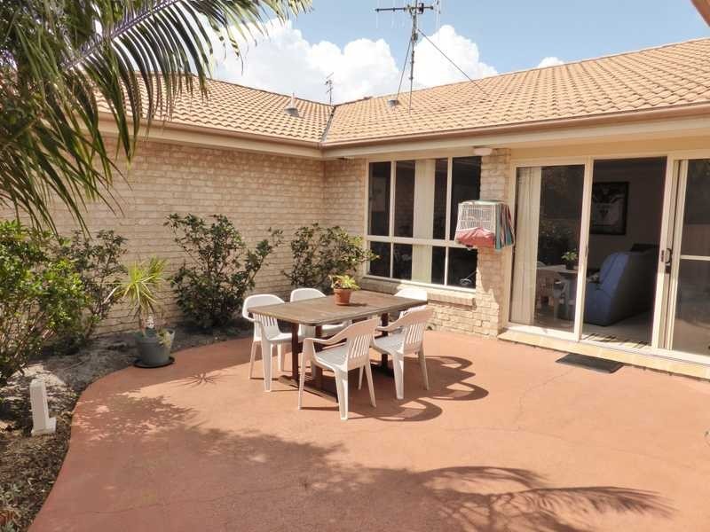 2/3 Ballingal Way, Forster NSW 2428