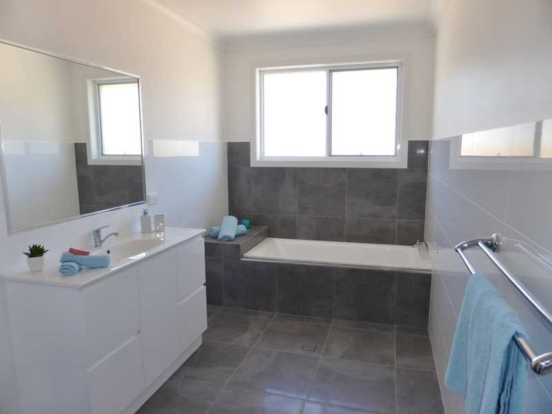 2/11 Michaela Place, Forster NSW 2428