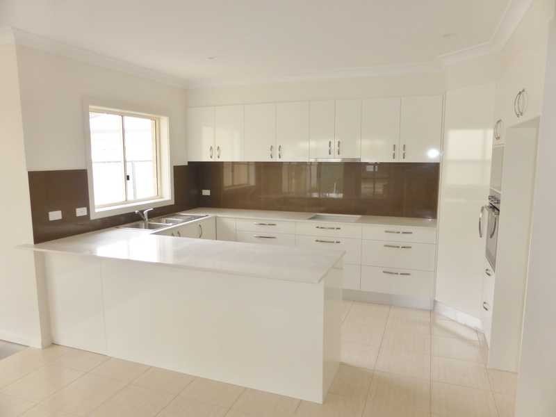 2/4 Tuncurry Street, Tuncurry NSW 2428