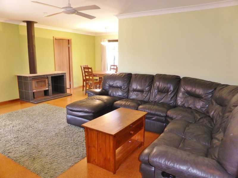 3 Mount View Parade, Tuncurry NSW 2428