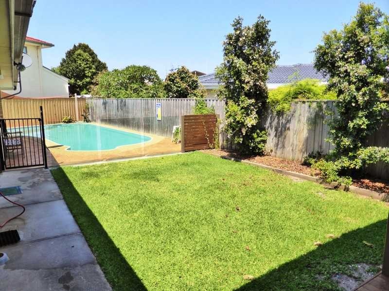 3 Mount View Parade, Tuncurry NSW 2428