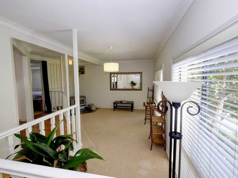 84 Lakeview Crescent, Forster NSW 2428