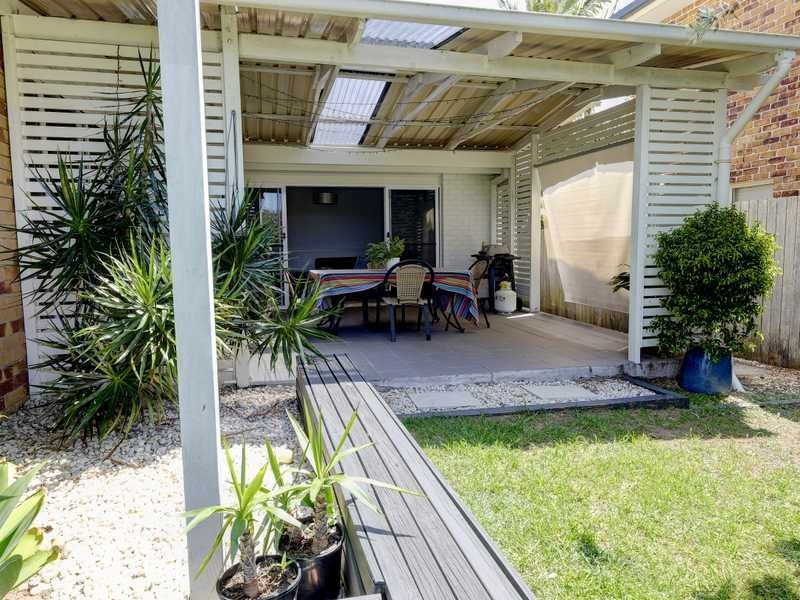84 Lakeview Crescent, Forster NSW 2428