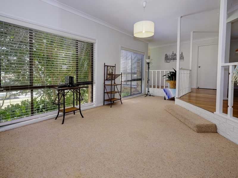 84 Lakeview Crescent, Forster NSW 2428