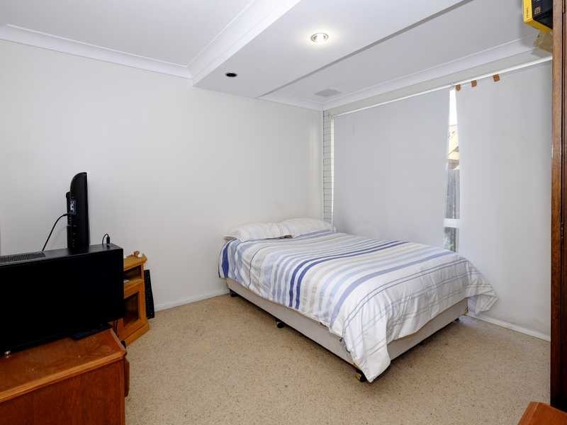 84 Lakeview Crescent, Forster NSW 2428