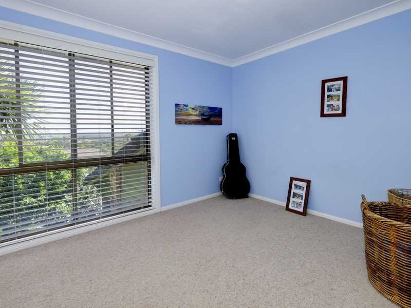 84 Lakeview Crescent, Forster NSW 2428